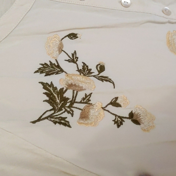 J. Jill Pale Yellow Long Sleeve Floral Embroidered Button Down Top Size Large - Picture 3 of 8